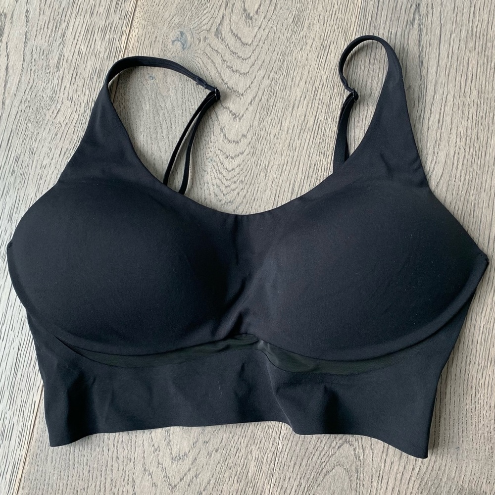 Victoria secret lightweight impossible bra